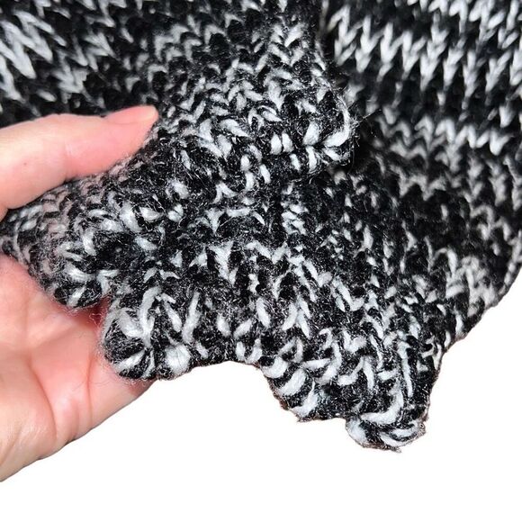 LE TIGRÉ Sweater Women’s Medium Knit Heavyweight Thick Acrylic Black White Gray - Picture 4 of 12